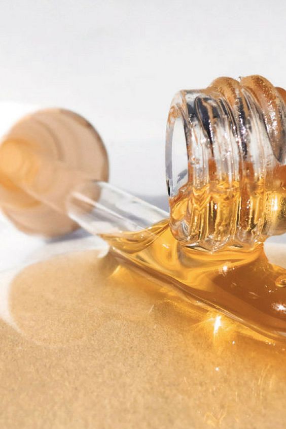 Kumkumadi Tailum : Smoothening & Illuminating Skin Oil
